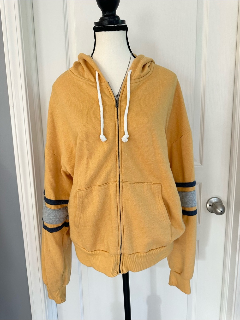 SO Junior’s Full Zip Hoodie. Mustard Yellow Size XL EUC
